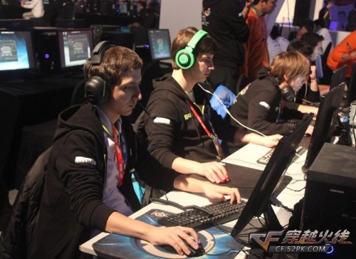 外媒评选全球英雄联盟战队战力排名，V5毫无疑问第一