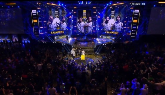 解说Joker：可靠消息，BLG全员留队则左手必然续约！目前仅打野未定！