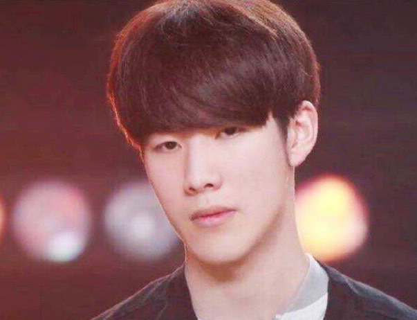 LGD Gaming 官方公告：第二队中单 xqw 通过了试训，正式晋升为 LGD Gaming 。