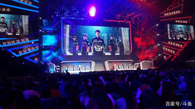 WBG对阵BLG的比赛中，Crsip使用娜美达成了在LPL的第300胜